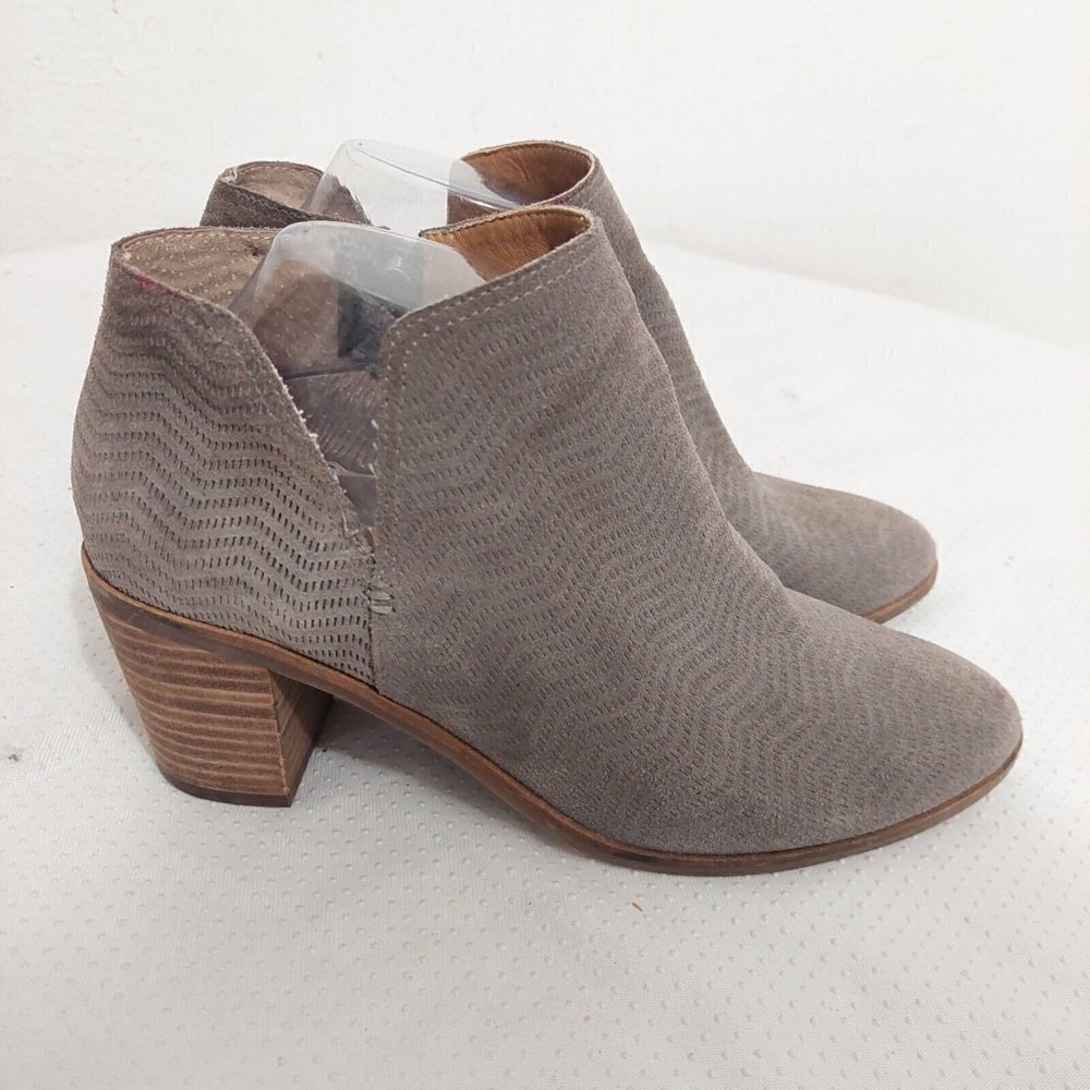 Lucky Brand Pickla Ankle Boots Womens Size 9.5 M Textured Gray Taupe Leather Zip - Picture 1 of 11